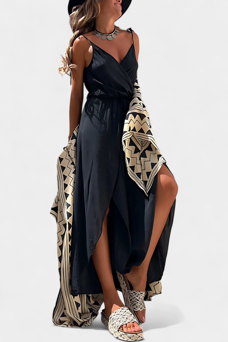 Donatila Kelnaitės Kombinezonas su Šoninėmis Iškirptėmis ir Kryžminiu Dekolte