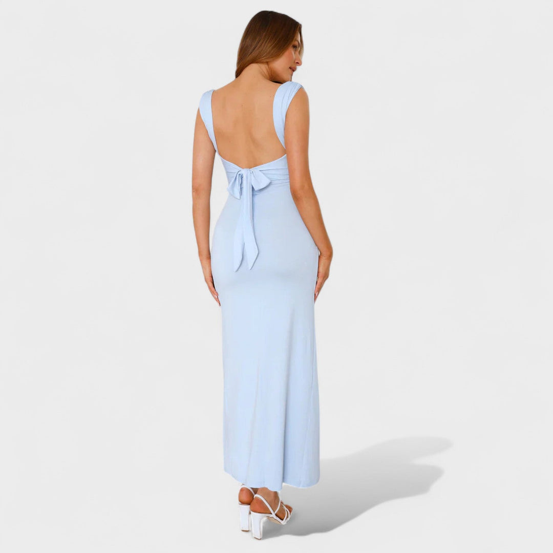 Sarella - Ilga suknelė su atvirais nugaros ir kaspinu