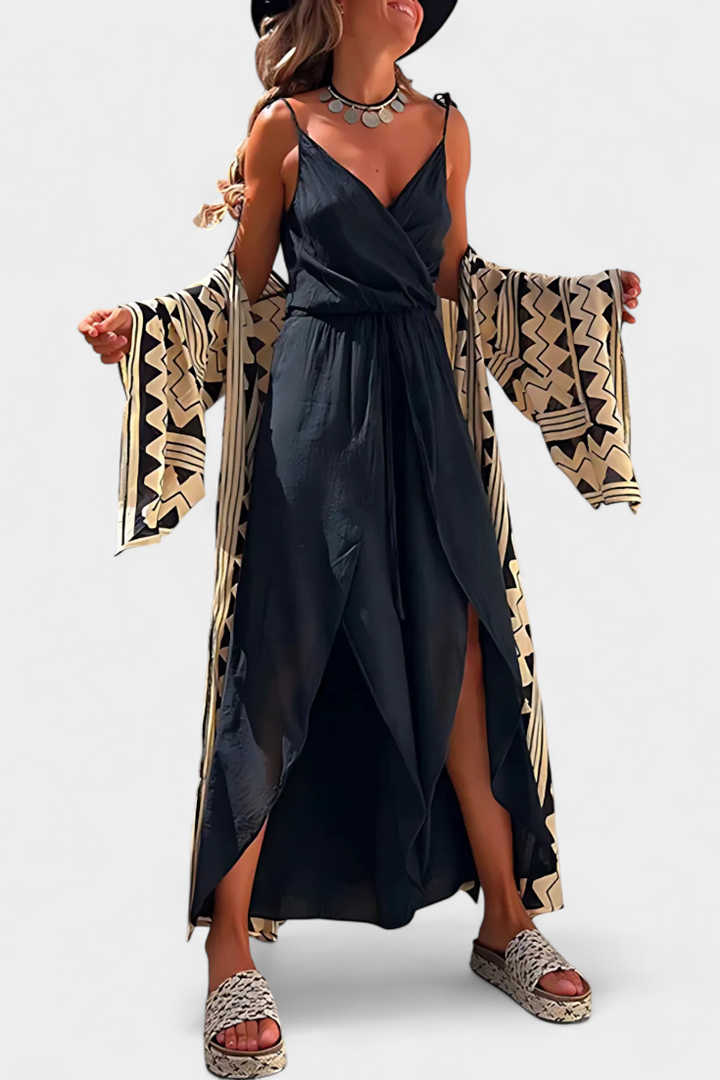 Donatila Kelnaitės Kombinezonas su Šoninėmis Iškirptėmis ir Kryžminiu Dekolte